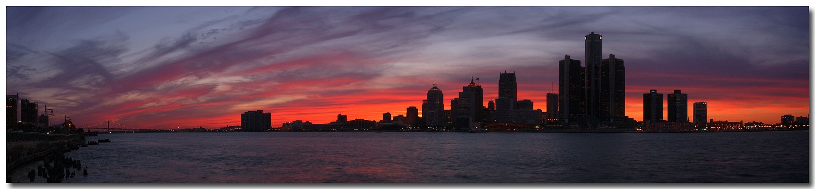 Detroit panorama skyline.jpg